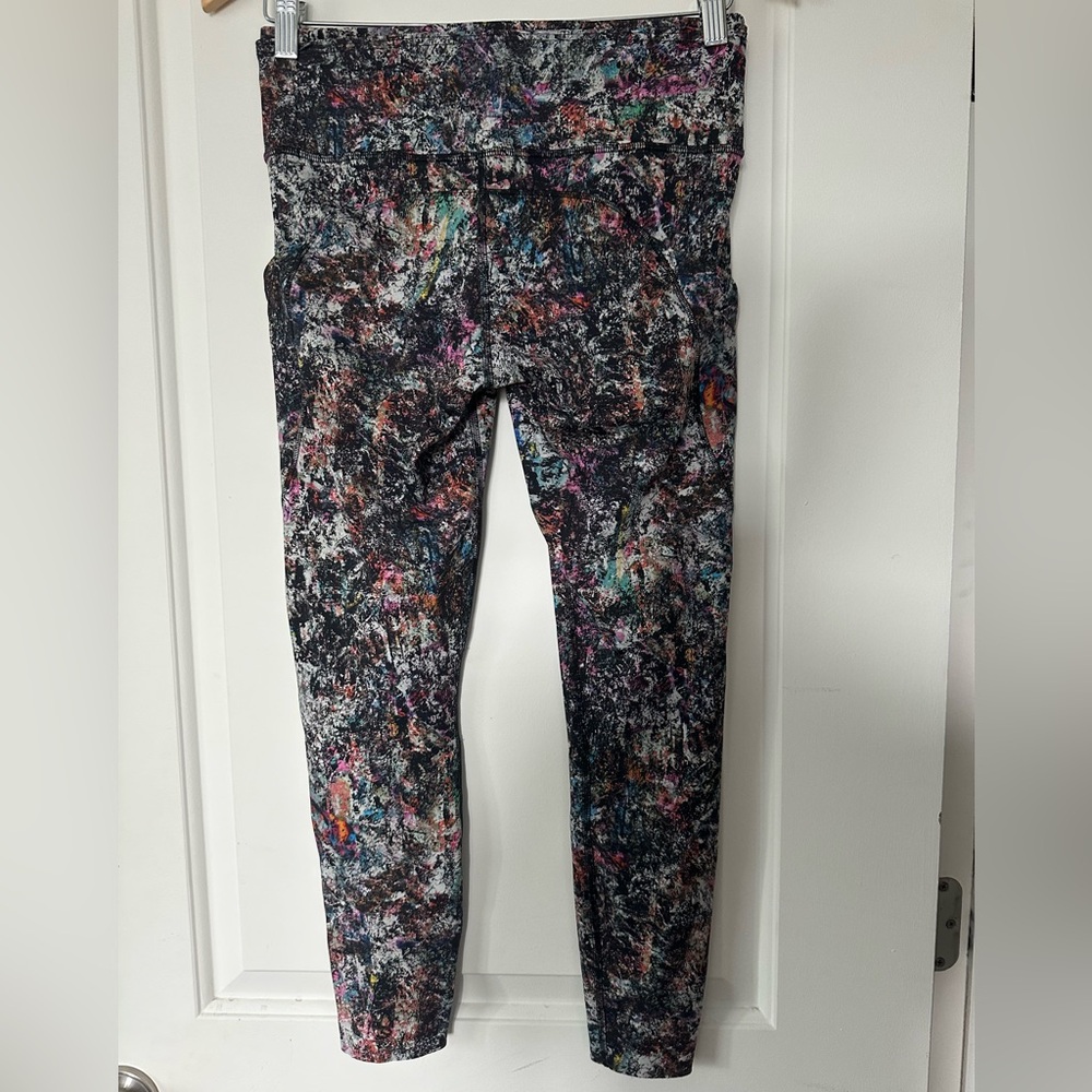 Lululemon Fast and Free Tight II 25” Non-Reflective Nulux in Vitalize Multi 8 - Picture 4 of 6